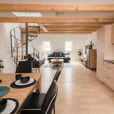 סמילי Ayni Apartman מראה חיצוני תמונה