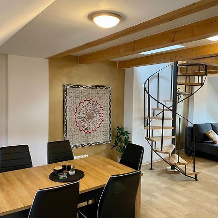 סמילי Ayni Apartman מראה חיצוני תמונה