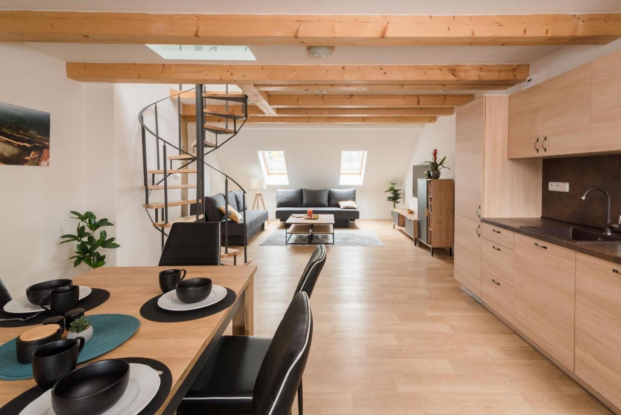 סמילי Ayni Apartman מראה חיצוני תמונה