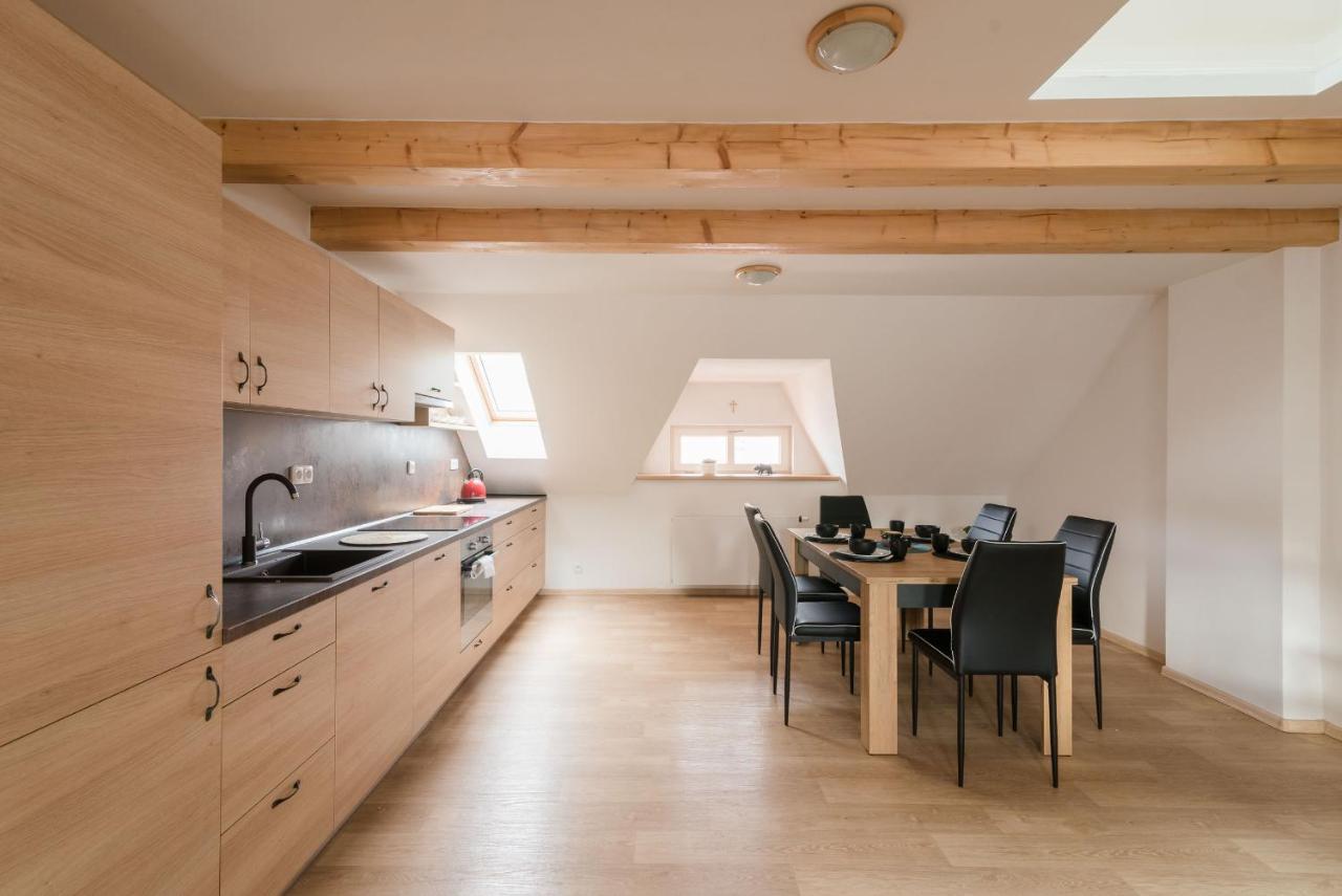 סמילי Ayni Apartman מראה חיצוני תמונה