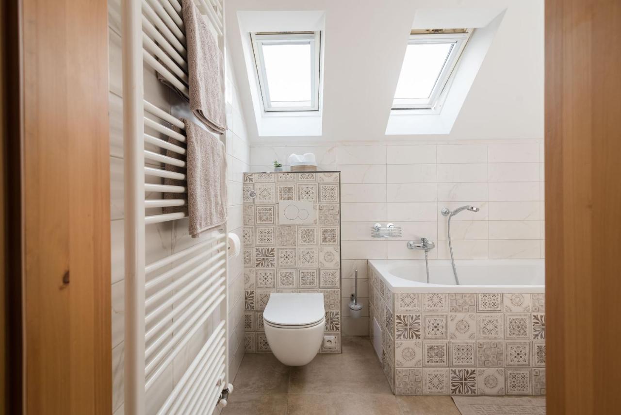 סמילי Ayni Apartman מראה חיצוני תמונה